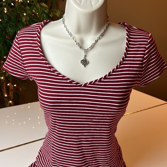❤️ANN TAYLOR 100% PIMA COTTON RED & WHITE STRIPED SHORT SLEEVE V NECK TOP SMALL - Picture 4 of 13